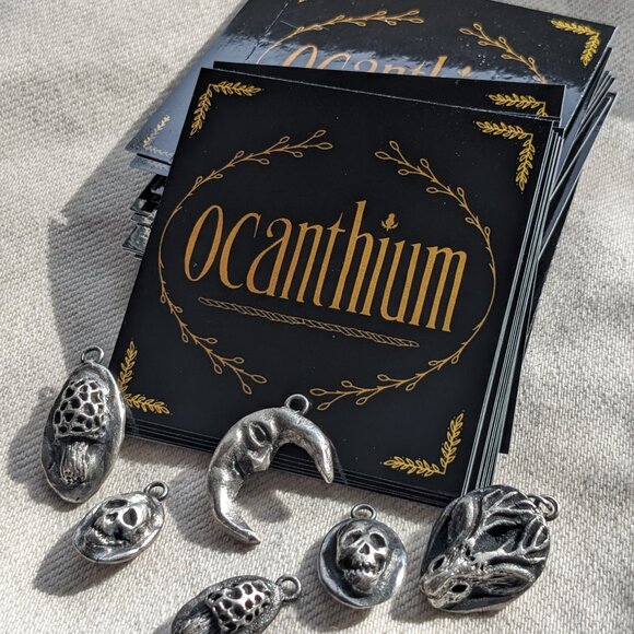 Lucky Rabbit's Paw Pendant - Picture 5 of 5